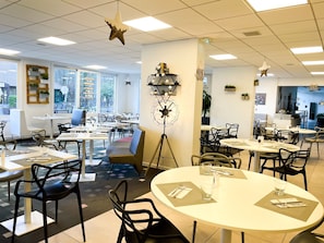Lunch and dinner served, French cuisine