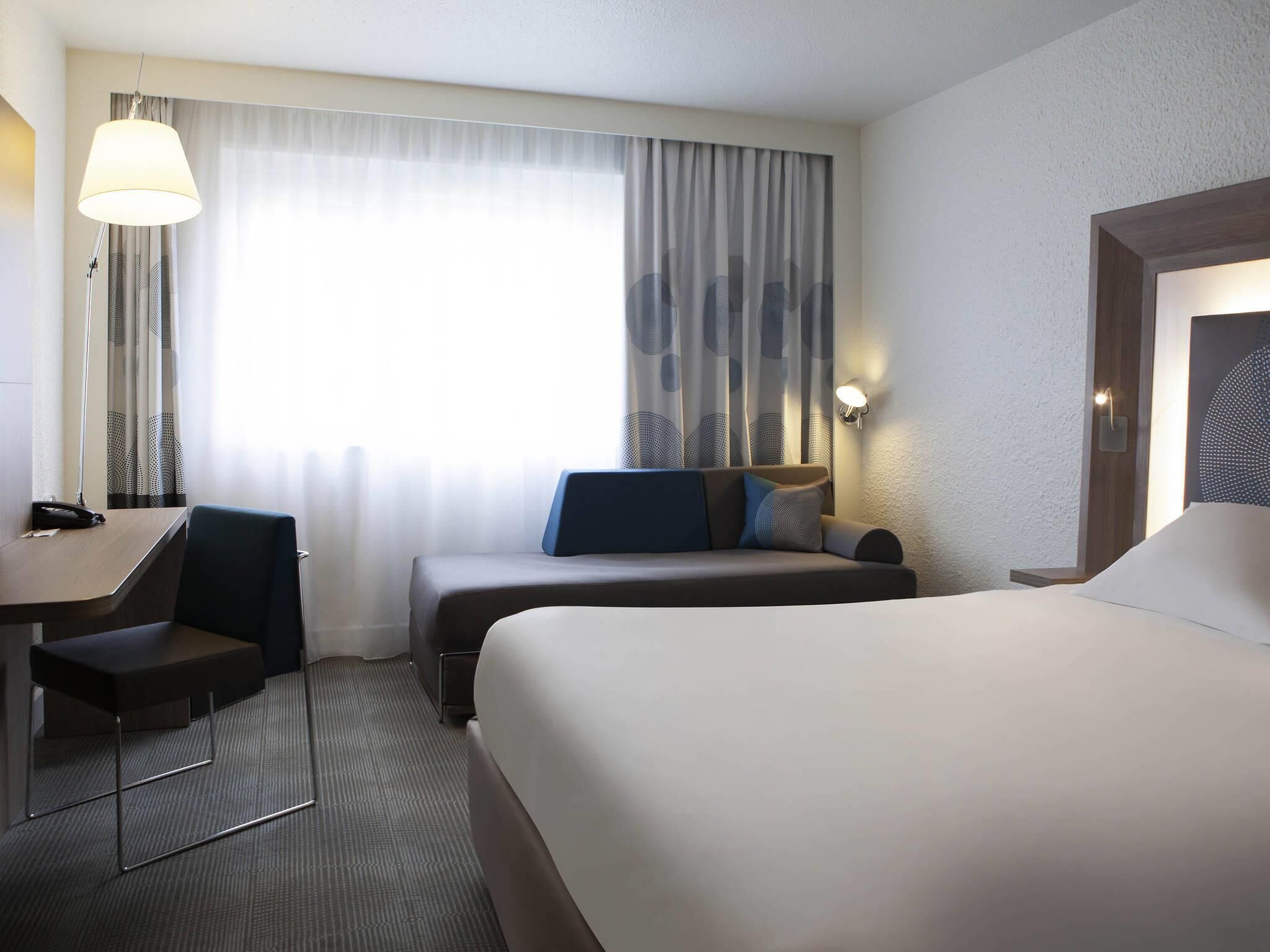 Classic Room, 1 Double Bed with Sofa bed | 1 bedroom, minibar, in-room safe, desk