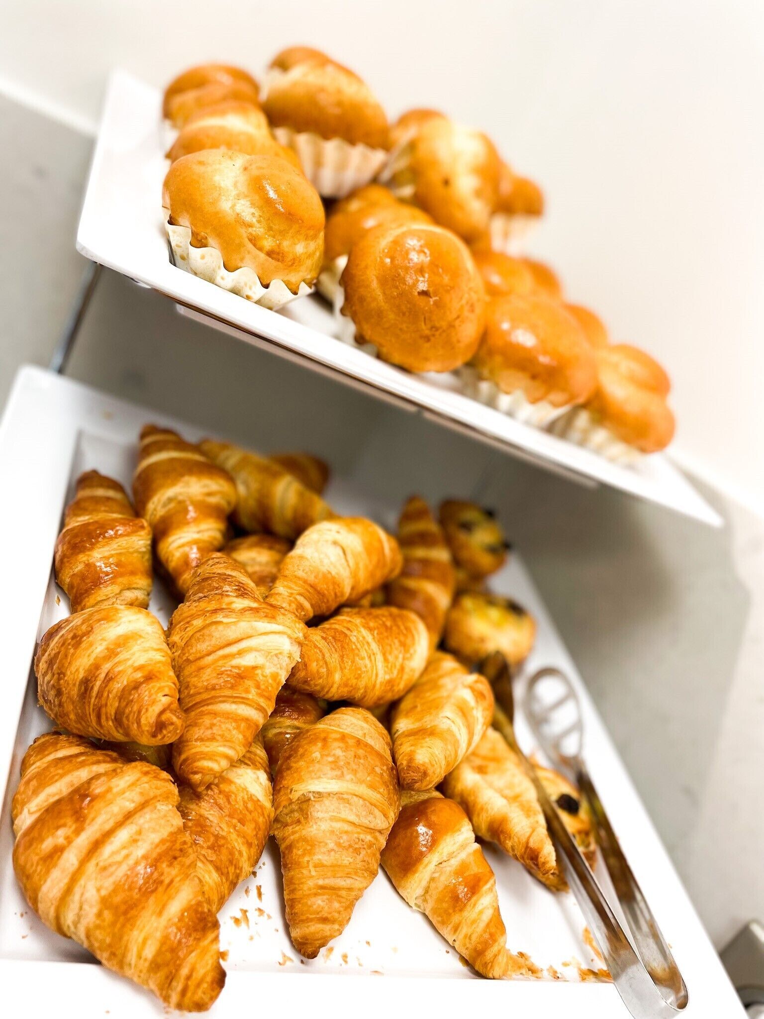 daily buffet breakfast for a fee