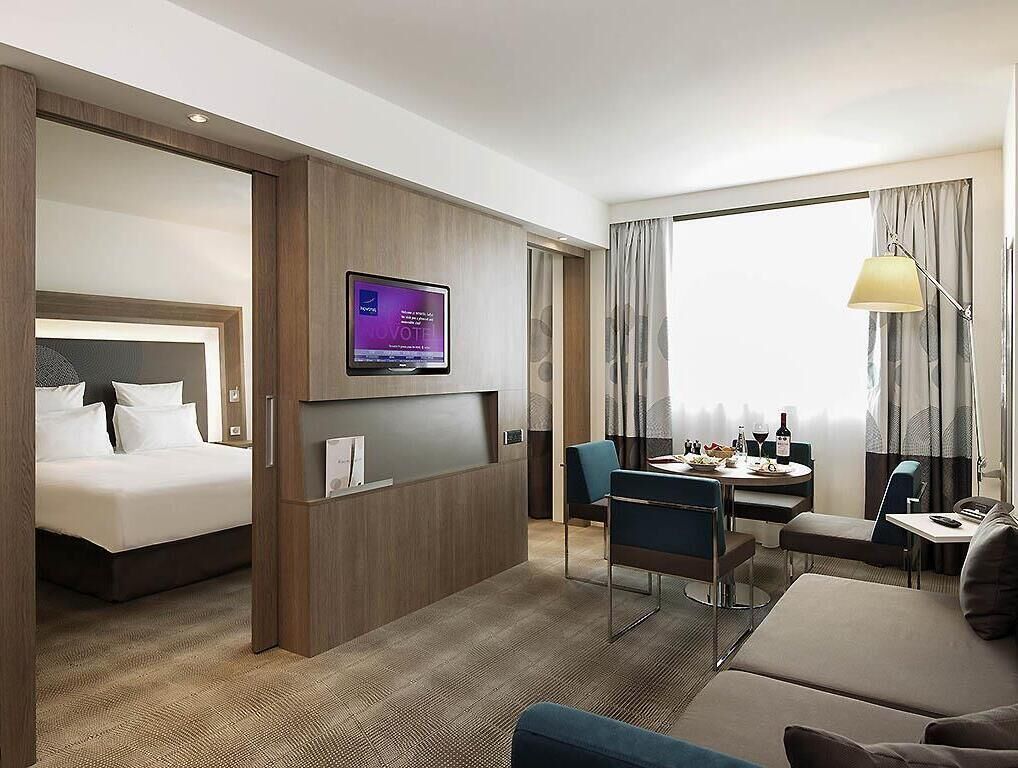 Suite, 1 Queen Bed with Sofa bed | 1 bedroom, minibar, in-room safe, desk