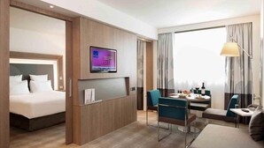 Suite, 1 Queen Bed with Sofa bed | 1 bedroom, minibar, in-room safe, desk - Novotel Fontainebleau Ury (Ury)