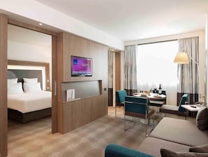 Suite, 1 Queen Bed with Sofa bed | 1 bedroom, minibar, in-room safe, desk - Novotel Fontainebleau Ury (Ury)
