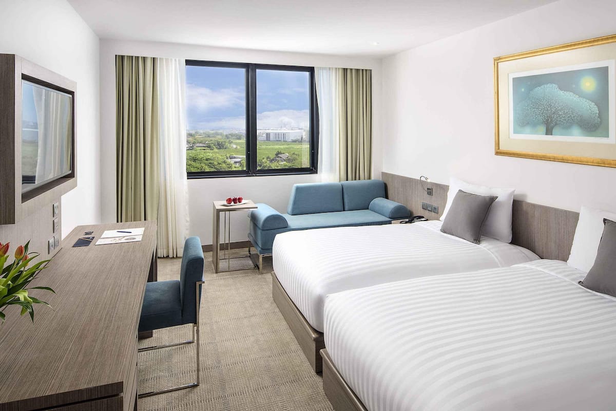 Superior Twin Room, 2 Twin Beds | 1 bedroom, minibar, in-room safe, desk