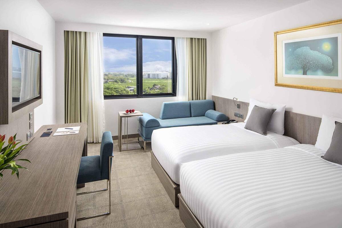 Superior Twin Room, 2 Twin Beds | 1 bedroom, minibar, in-room safe, desk