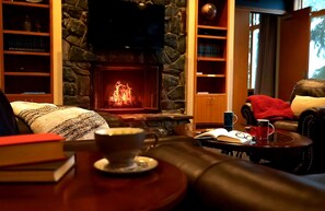 Lobby sitting area - (Ketchikan)