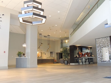 Lobby. DoubleTree by Hilton Denver - Westminster