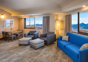 Junior Suite, 1 King Bed, Kitchenette, Mountain View | 1 bedroom, hypo-allergenic bedding, down duvets, in-room safe