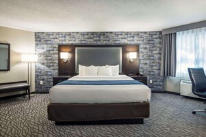 Ropa de cama de alta calidad, colchones con pillow-top y escritorio 