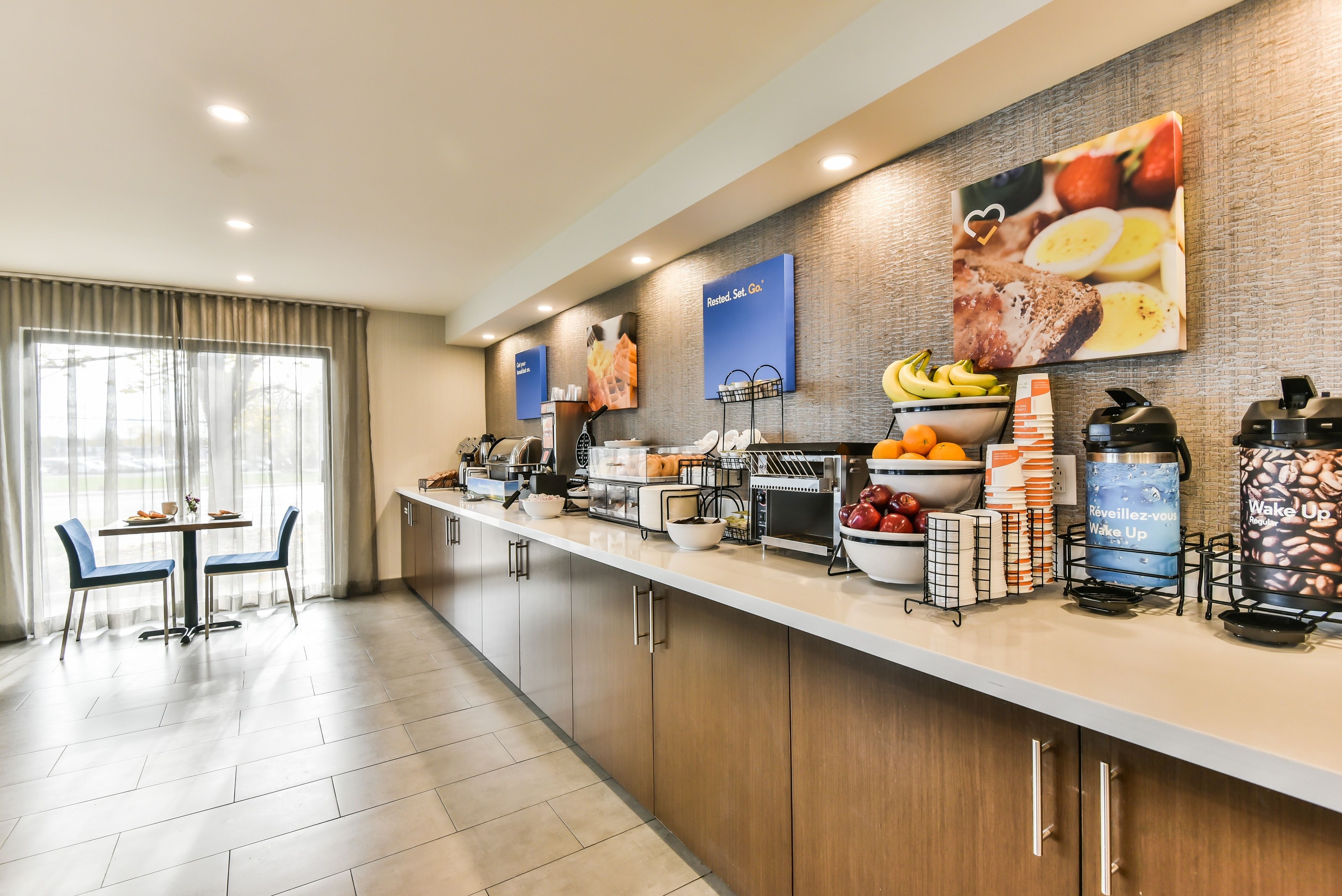 free daily full breakfast