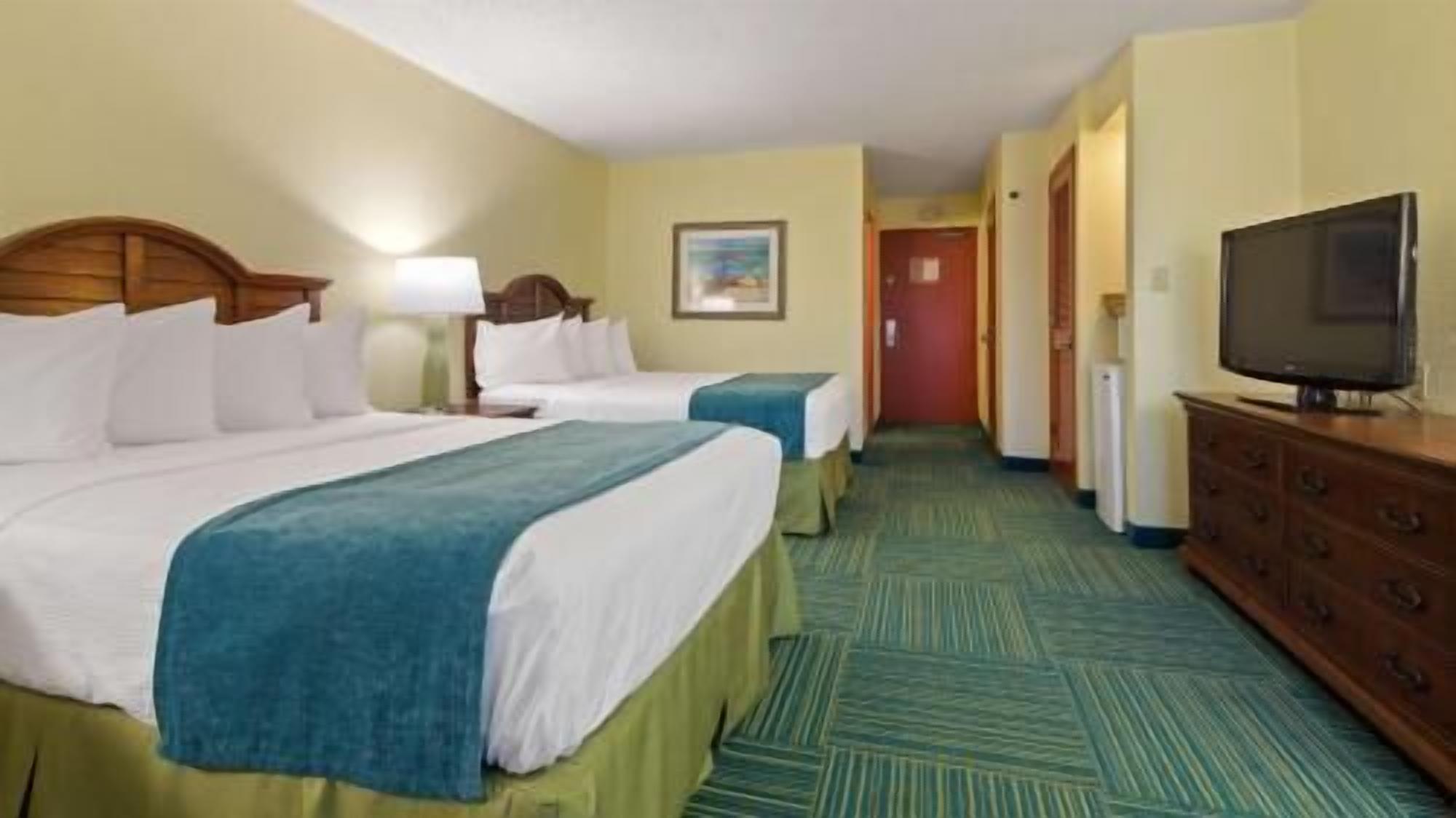 In-room safe, desk, laptop workspace, blackout drapes