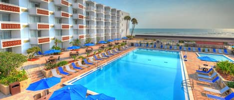 2 Bars/Lounges