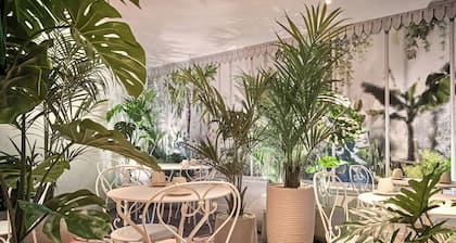 Posy Hotel by Happyculture