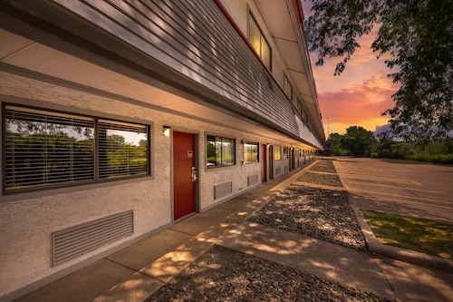 Red Roof Inn Erie – I-90
