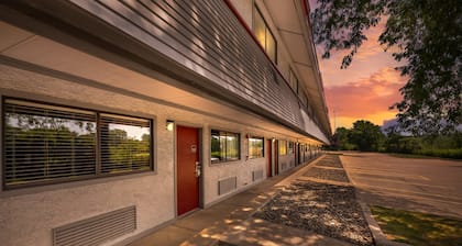 Red Roof Inn Erie – I-90