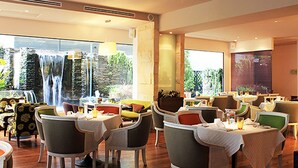 Breakfast area - St. James (Bangkok)