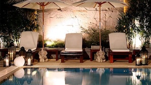 Outdoor pool - St. James (Bangkok)