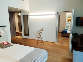 Quarto quádruplo (Family) | Roupas de cama premium, cofres nos quartos, escrivaninha