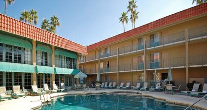 Ramada by Wyndham Tempe Near ASU