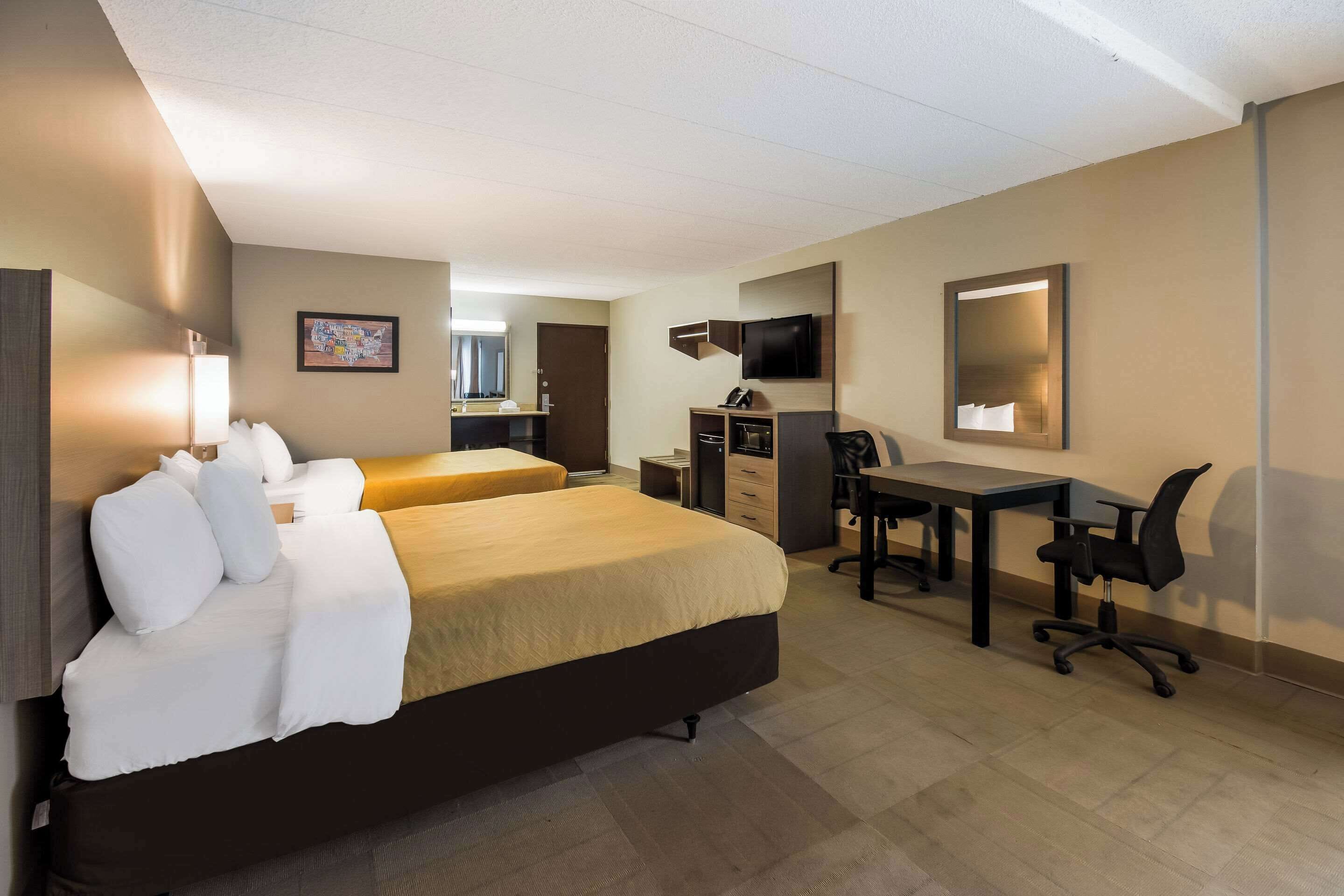 1 bedroom, premium bedding, in-room safe, desk