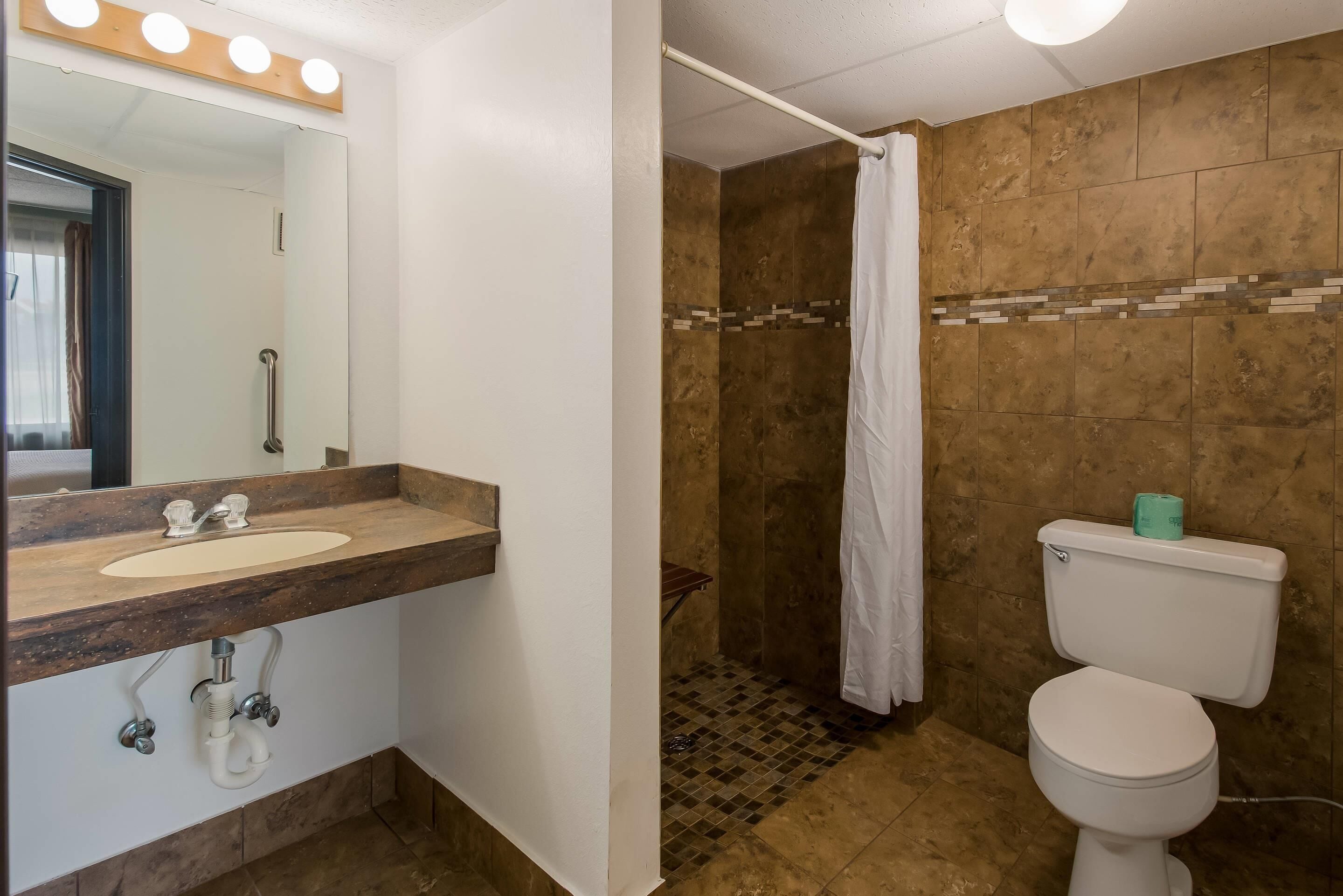 Senior Room, 1 Queen Bed, Accessible, Non Smoking | 1 bedroom, premium bedding, in-room safe, desk