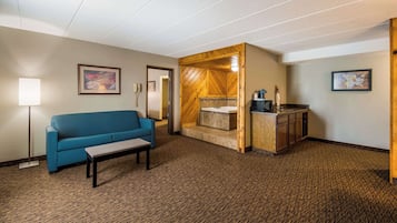 1 bedroom, premium bedding, in-room safe, desk