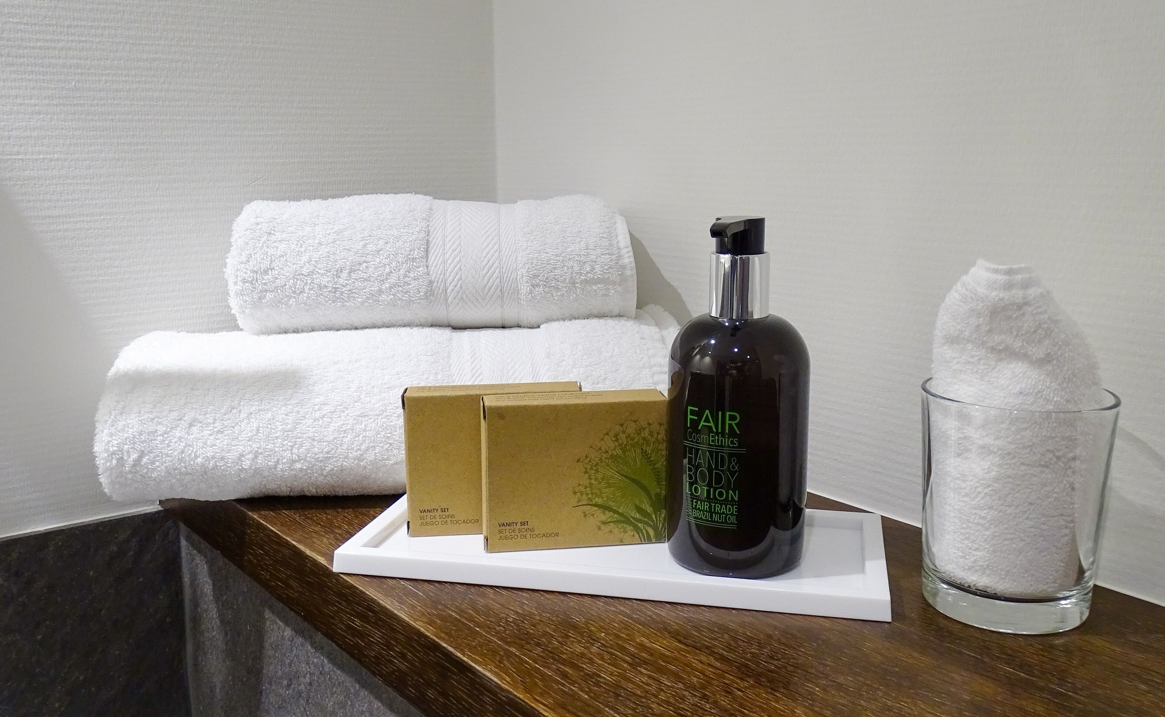 classic single room | bathroom | shower, eco-friendly toiletries, hair dryer, slippers