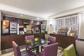 Petit déjeuner continental compris tous les jours