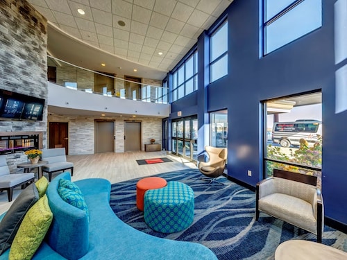 Holiday Inn & Suites Syracuse Airport - Liverpool by IHG