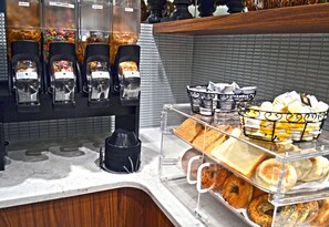 Food and drink - Holiday Inn & Suites Syracuse Airport - Liverpool by IHG (North Syracuse)