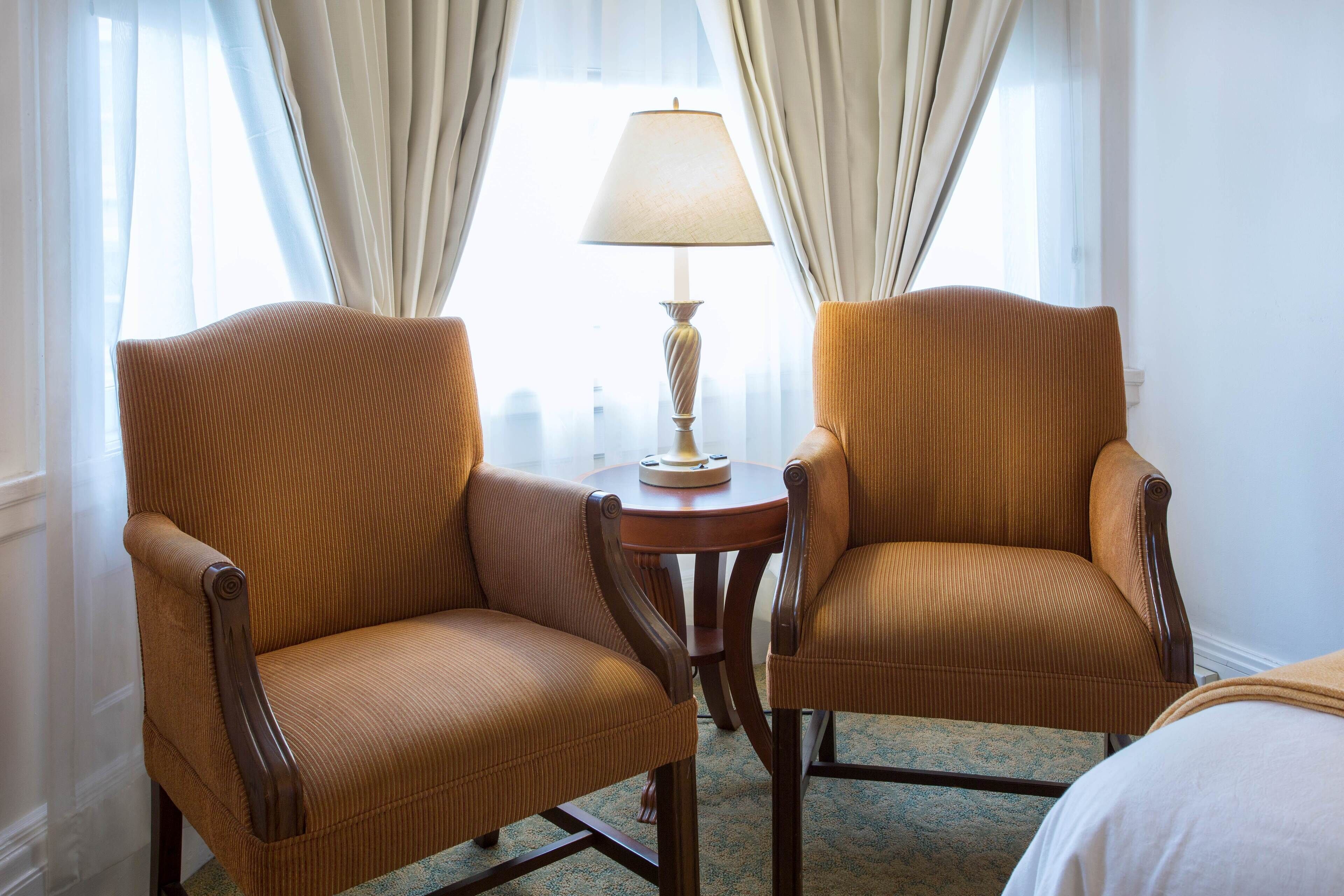 junior studio suite | living area | 30-inch flat-screen tv with satellite channels, tv