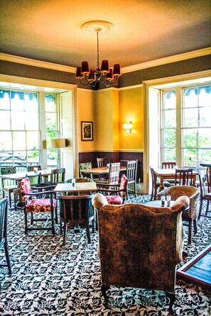 Bar (on property) - Royal Hotel Ross On Wye by Greene King Inns (Ross-on-Wye)