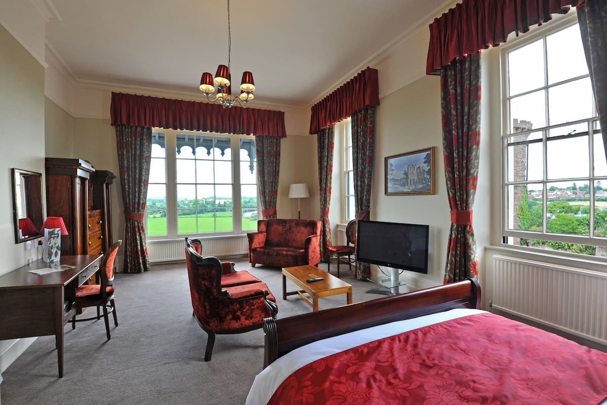 superior room | desk, free wifi