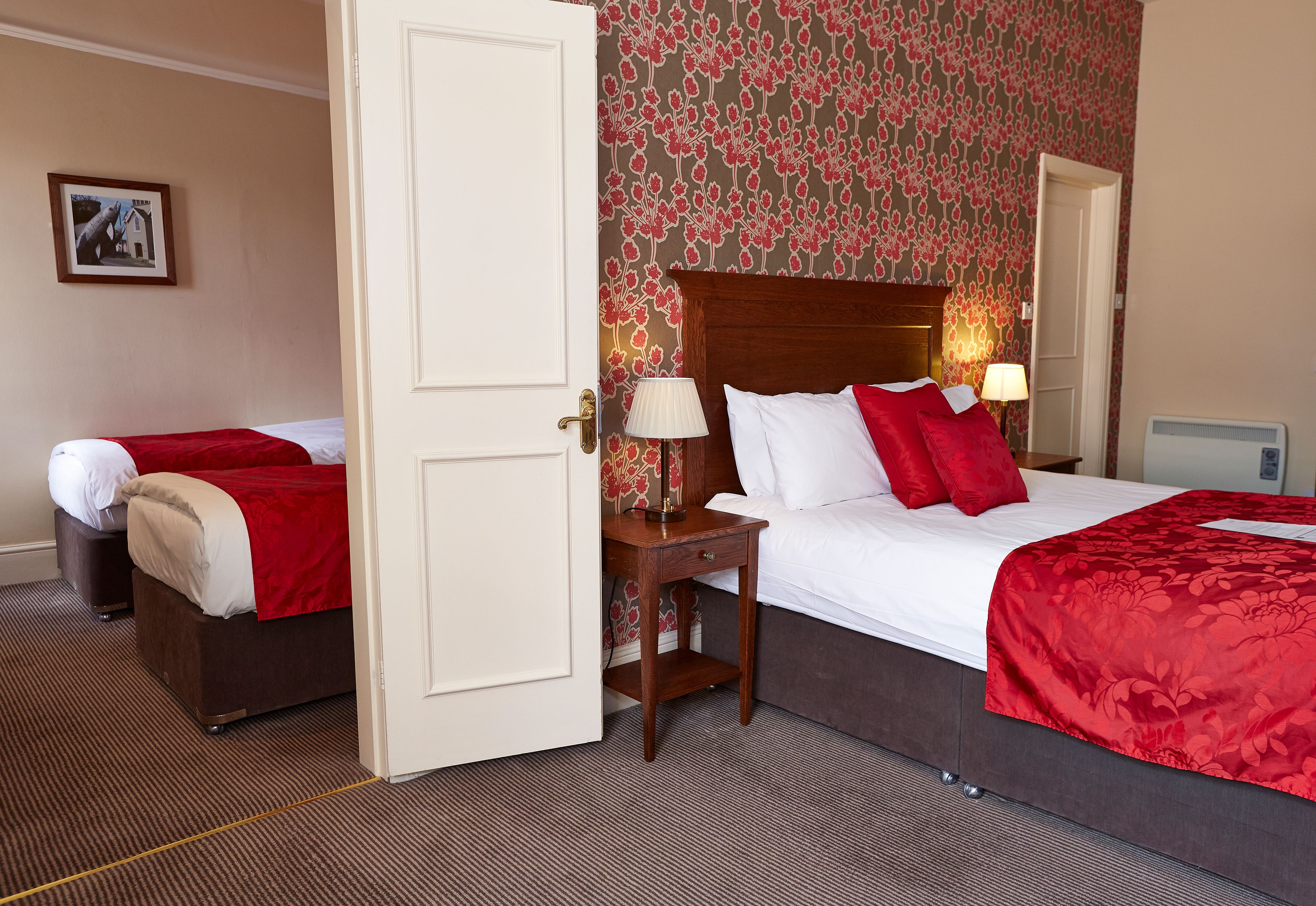 Family Room sleeps 4 | 办公桌、免费 WiFi、床单