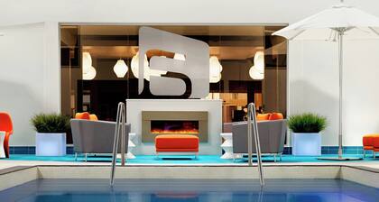 Aloft Calgary University