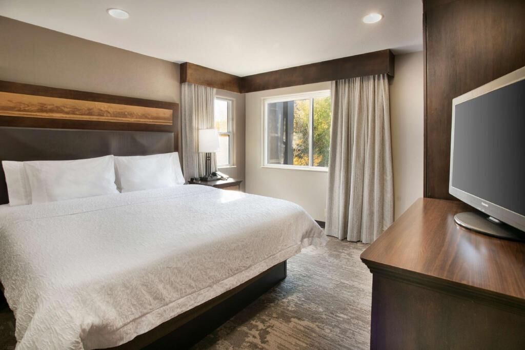In-room safe, blackout drapes, iron/ironing board