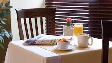 Daily to-go breakfast (CAD 15 per person)