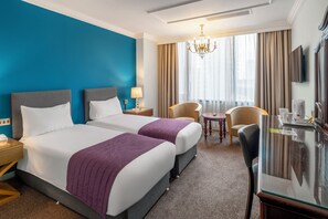 Standard Twin Room | Individually decorated, individually furnished, desk, laptop workspace