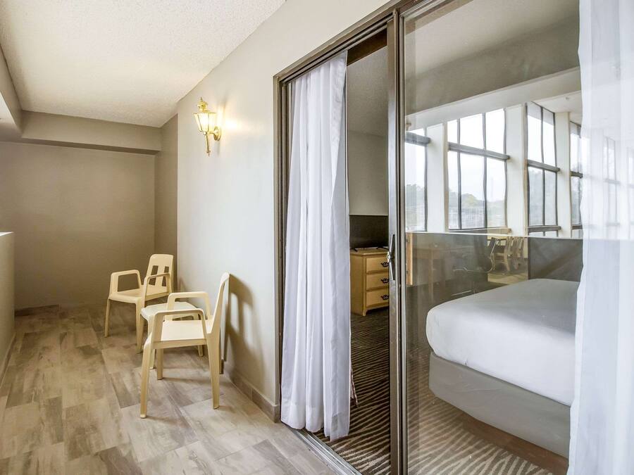 Suite, Multiple Beds, Non Smoking