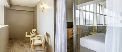 Suite, Multiple Beds, Non Smoking | Desk, iron/ironing board, free cribs/infant beds, rollaway beds