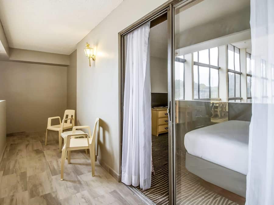 Suite, varias camas, no fumadores | Escritorio, tabla de planchar con plancha, cunas gratuitas