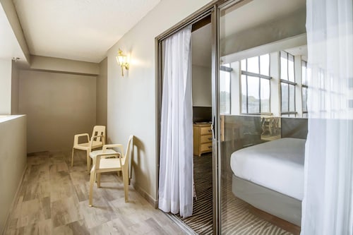 Clarion Hotel Jackson Northwest