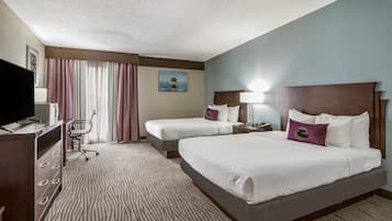 Rom – standard, 2 queensize-senger, ikke-røyk (Efficiency) | Skrivebord, strykejern/-brett og barnesenger (inkludert)