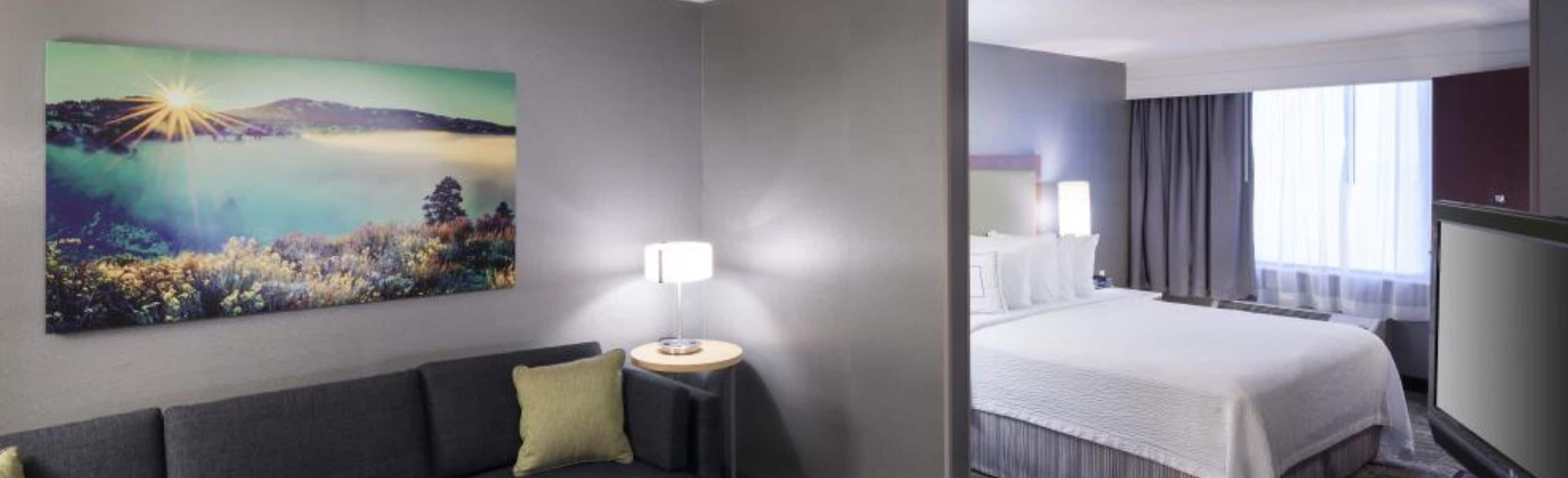 premium bedding, pillow-top beds, in-room safe, desk