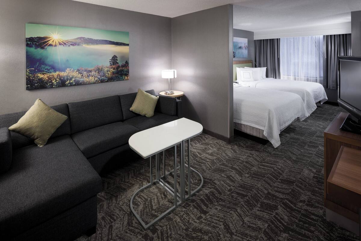 suite, multiple beds, non smoking | premium bedding, pillow-top beds, in-room safe, desk