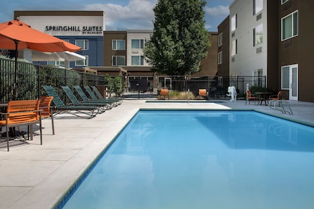 Outdoor pool. SpringHill Suites by Marriott Boise ParkCenter