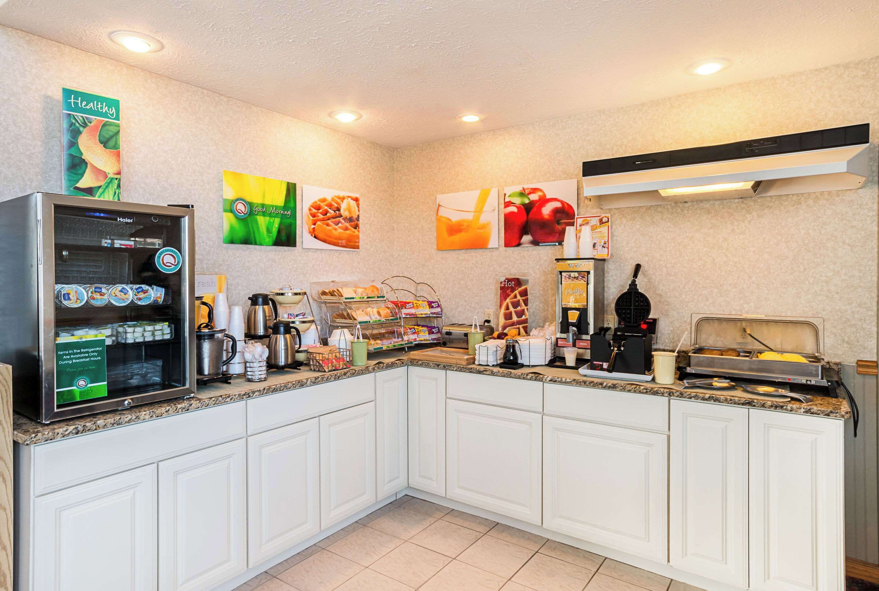 free daily continental breakfast