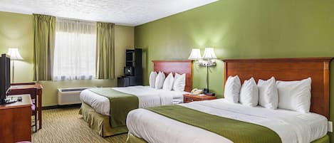 Tabla de planchar con plancha, wifi gratis y ropa de cama