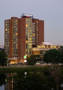 Front of property - evening/night at Courtyard by Marriott Boston-Cambridge