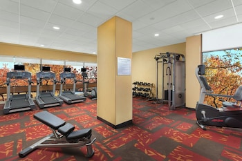 Fitness center at Courtyard by Marriott Boston-Cambridge