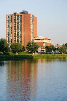 Hotel exterior and entrance at Courtyard by Marriott Boston-Cambridge